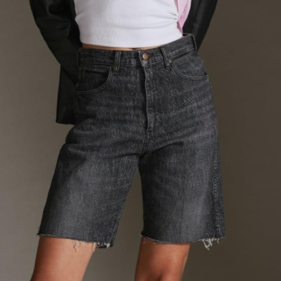NWT Wrangler High Rise Raw Hem Festival Bermuda Shorts Grey - Picture 1 of 9